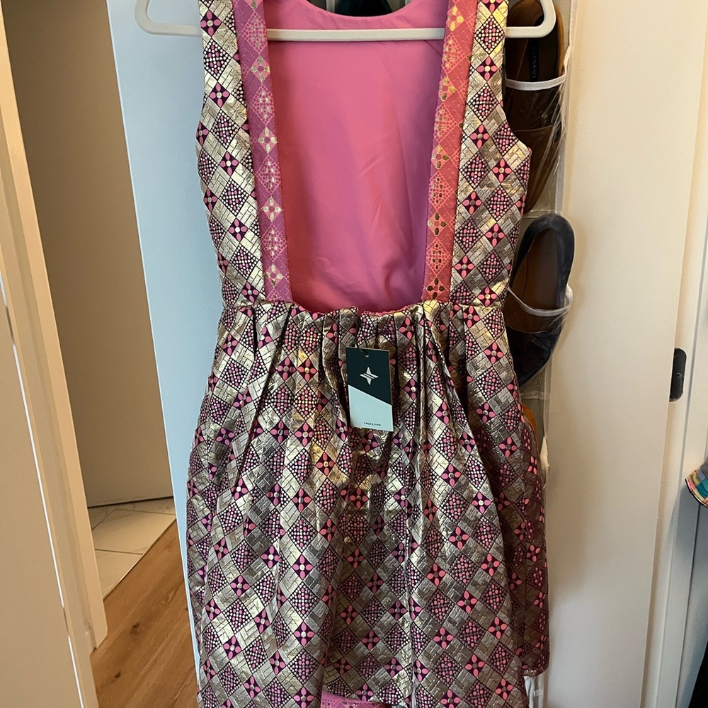 Tuckernuck champagne dreams- Essie dress